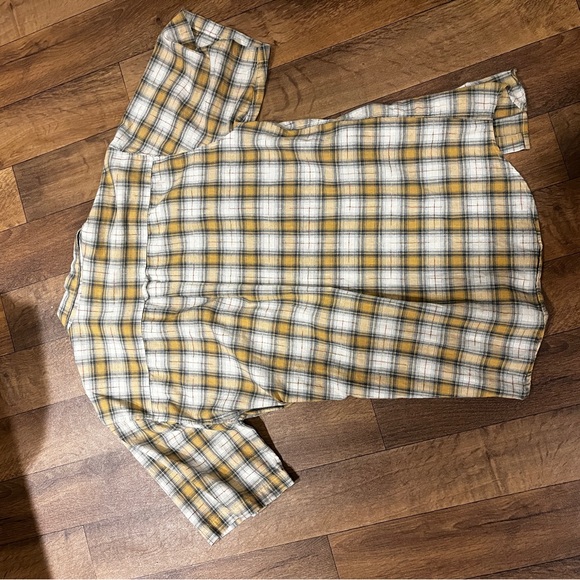 R-options Yellow and Green Plaid Short Sleeve Button Up Large Shirt - Picture 7 of 8